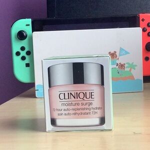 Clinique Moisture Surge Hydrator - Pink and White
